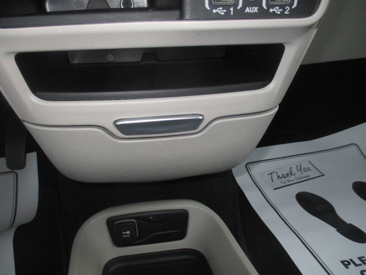 Used 2023 Chrysler Pacifica Touring-L FWD image 27