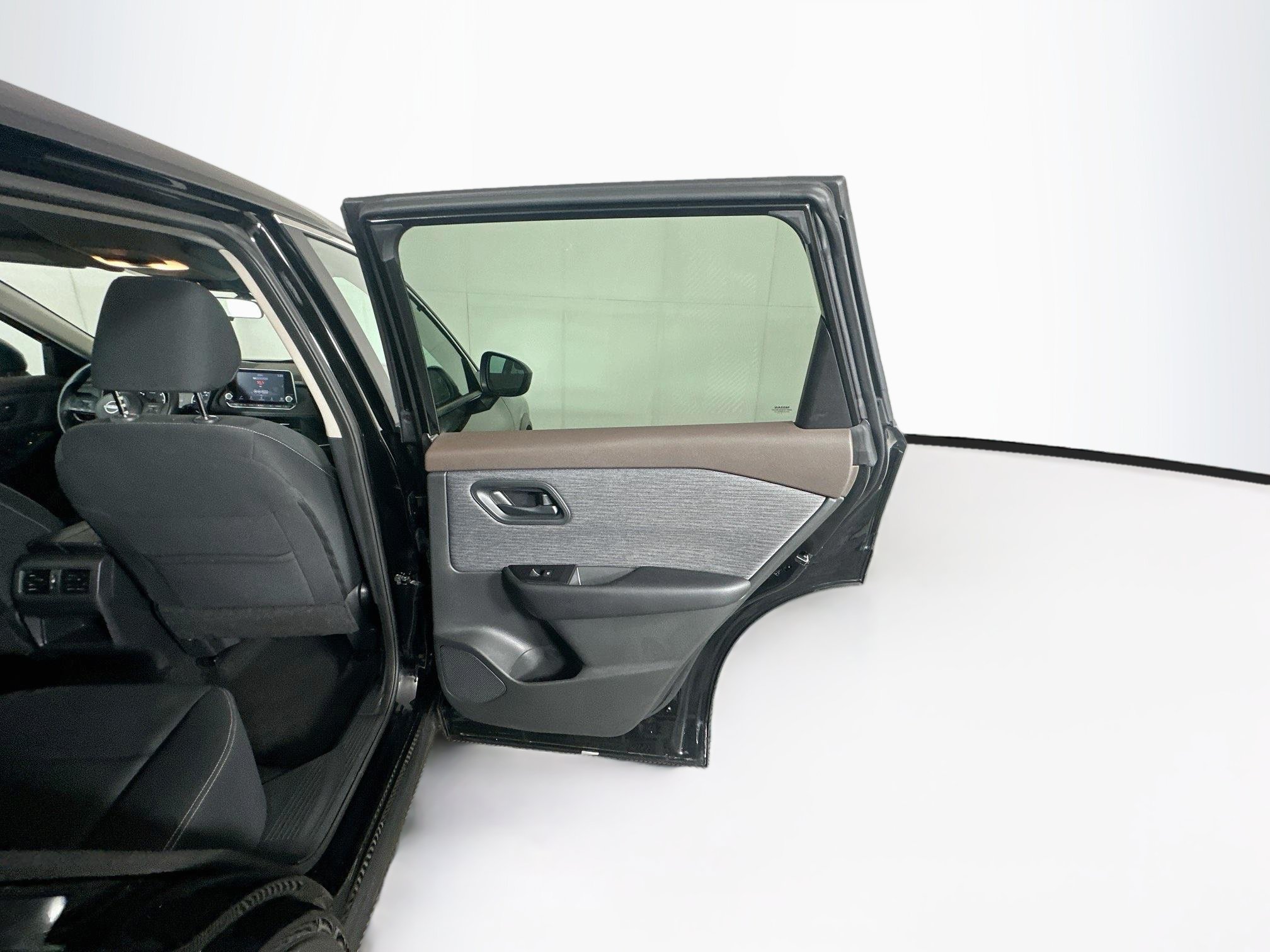 Used 2023 Nissan Rogue S FWD image 28