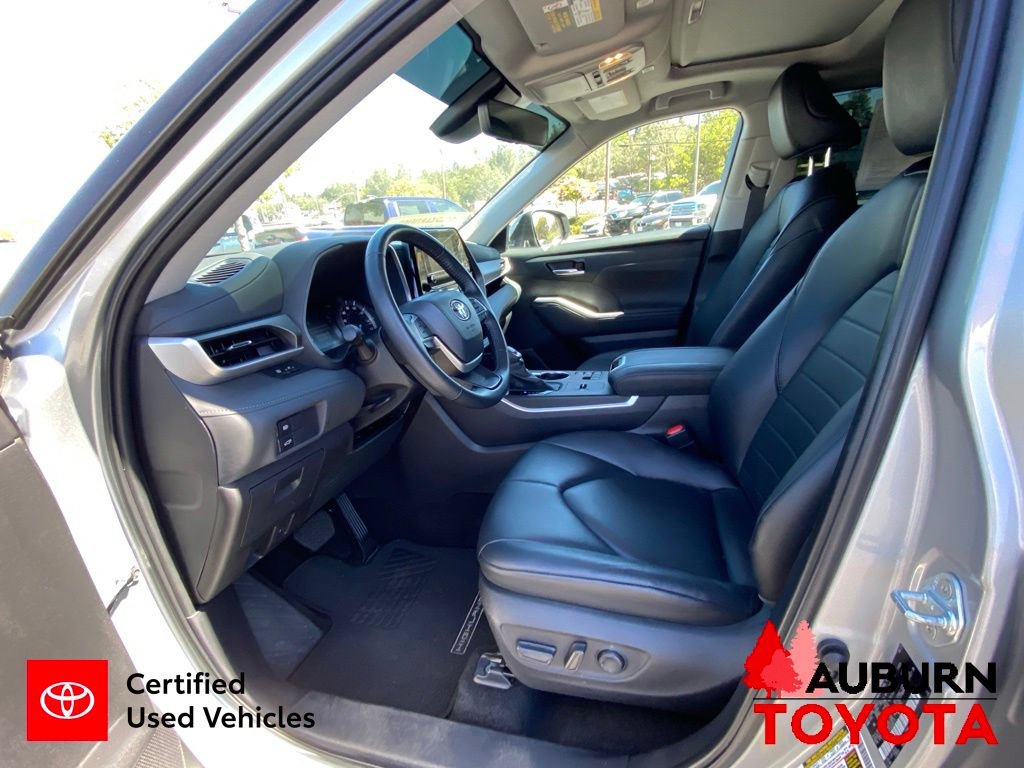 Certified 2024 Toyota Highlander XLE AWD/4WD image 37