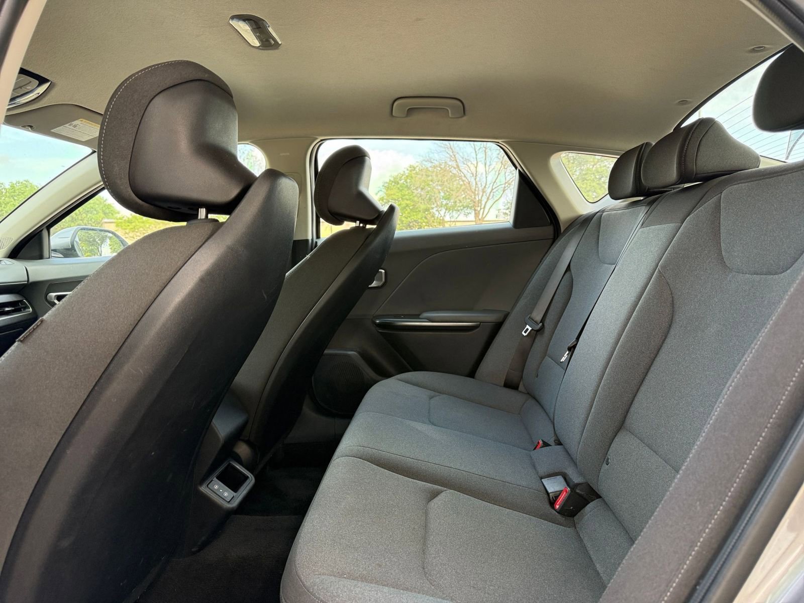 Used 2025 Kia K4 LXS image 28