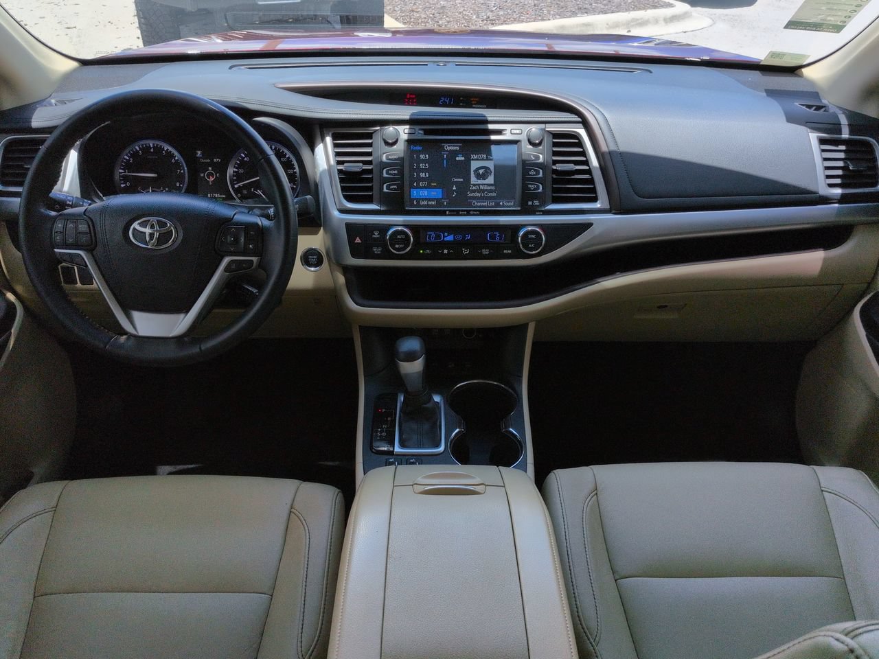 Used 2017 Toyota Highlander XLE w/ Carpet Mat Package AWD/4WD image 15