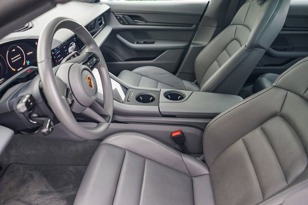 Used 2024 Porsche Taycan image 17