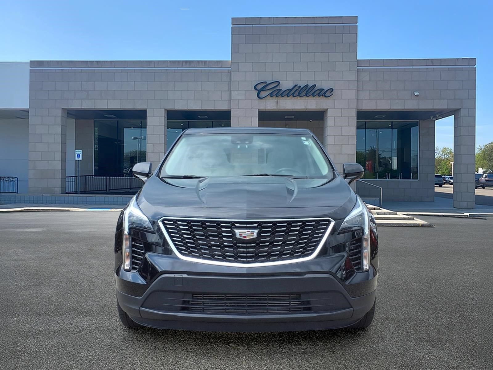 Used 2023 Cadillac XT4 Luxury w/ Cold Weather Package AWD/4WD video 2