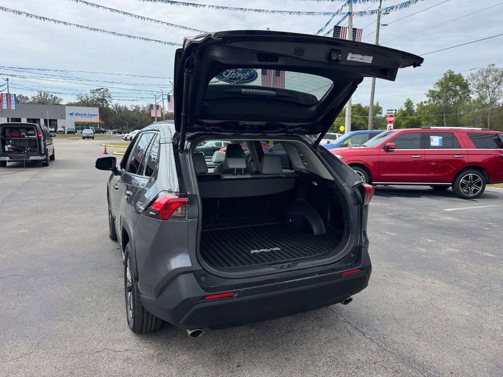 Used 2022 Toyota RAV4 XLE Premium image 26