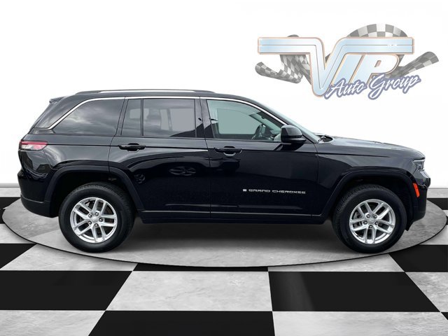 Certified 2023 Jeep Grand Cherokee Laredo w/ Luxury Tech Group I AWD/4WD image 4