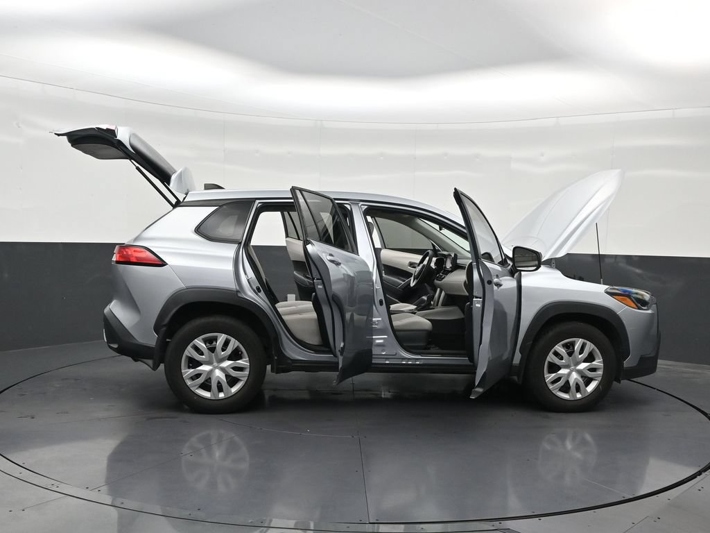 Used 2022 Toyota Corolla Cross L FWD image 32