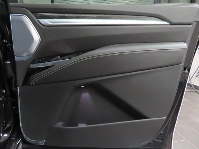 Certified 2026 Cadillac Escalade ESV V image 13