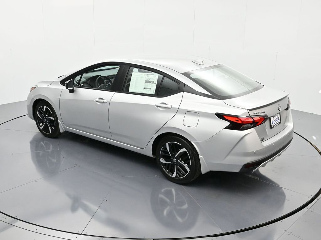 New 2025 Nissan Versa SR w/ Trunk Package FWD image 32