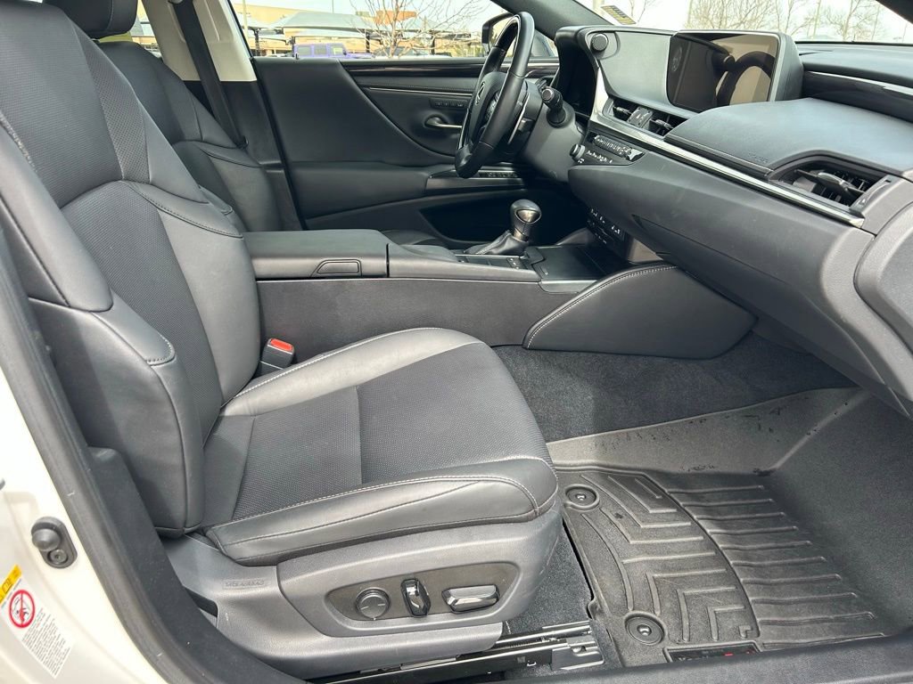 Used 2019 Lexus ES 350 350 w/ Premium Package image 32