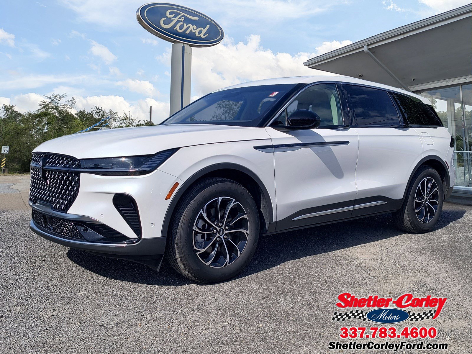 Used 2024 Lincoln Nautilus Premier w/ Equipment Group 102A image 1