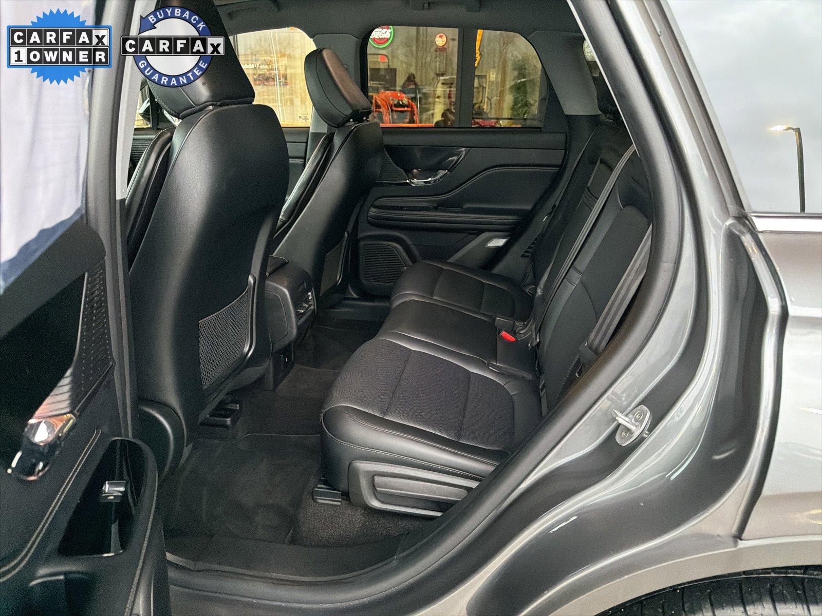 Used 2022 Lincoln Corsair AWD w/ Premium Package image 2