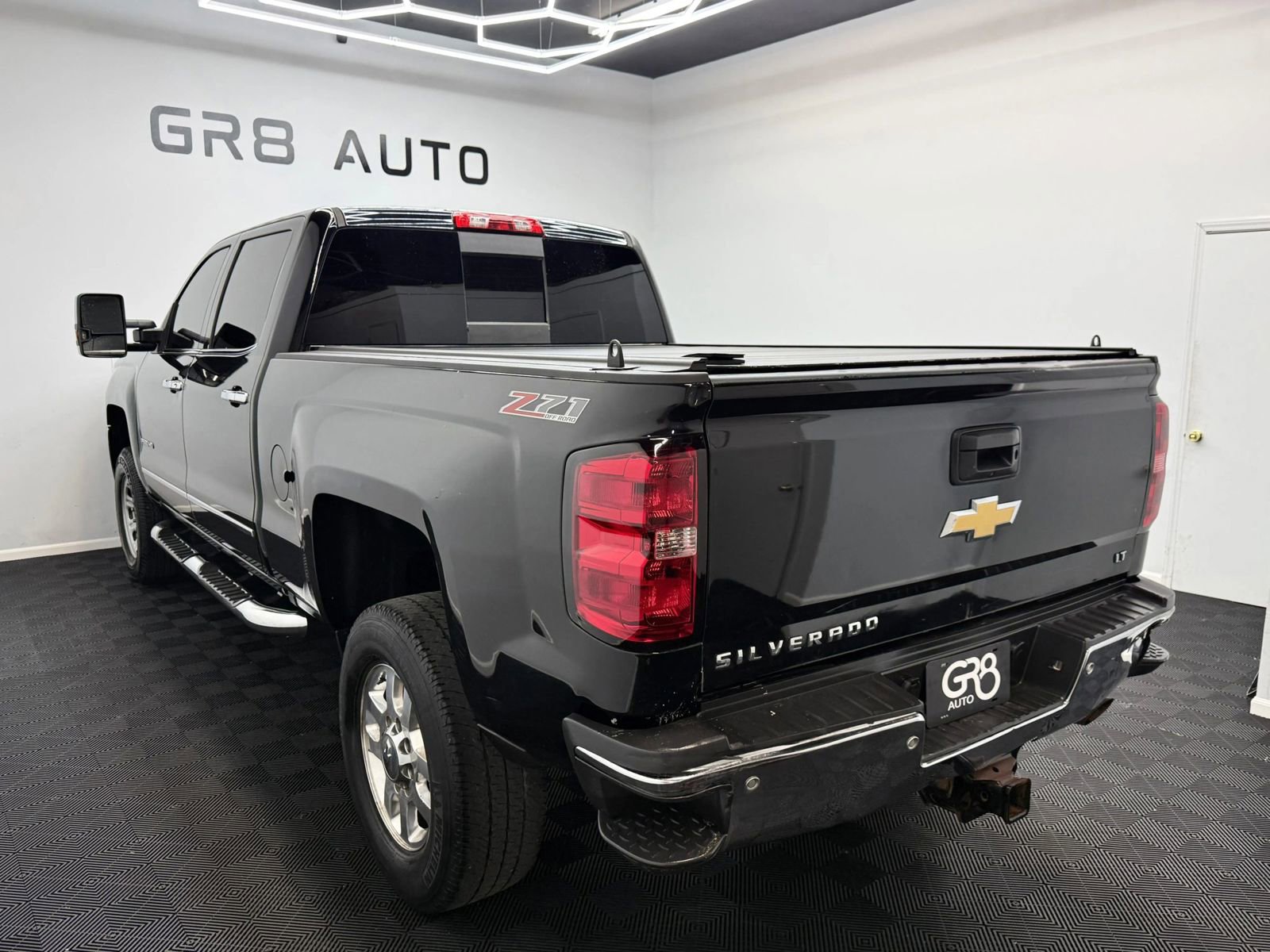 Used 2015 Chevrolet Silverado 2500 LTZ w/ LTZ Plus Package image 5