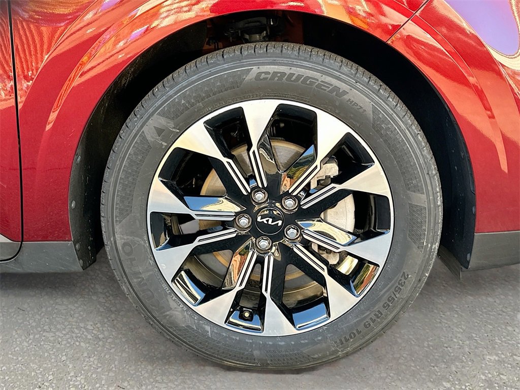 Used 2022 Kia Carnival EX image 33