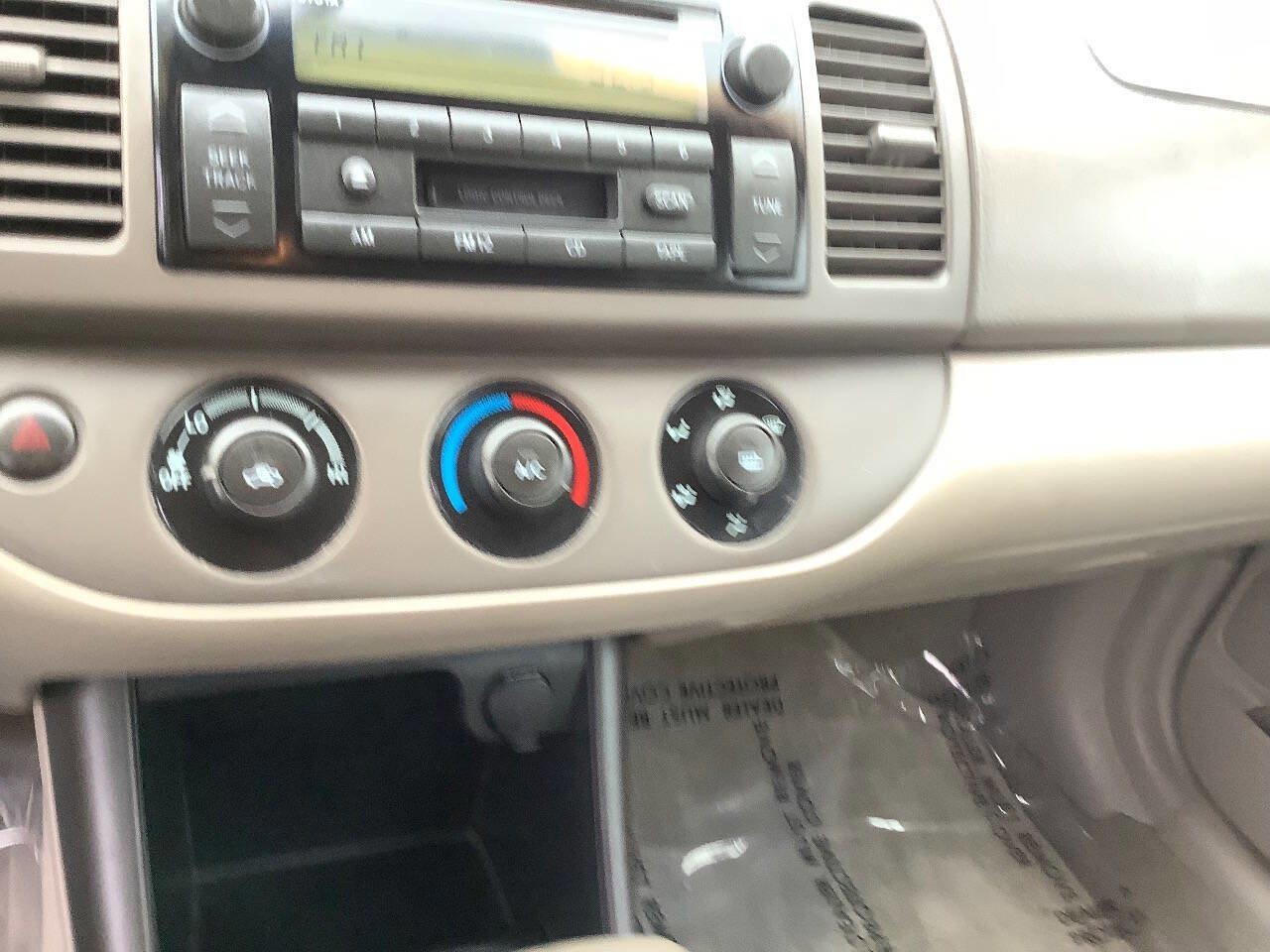 Used 2004 Toyota Camry LE FWD image 32