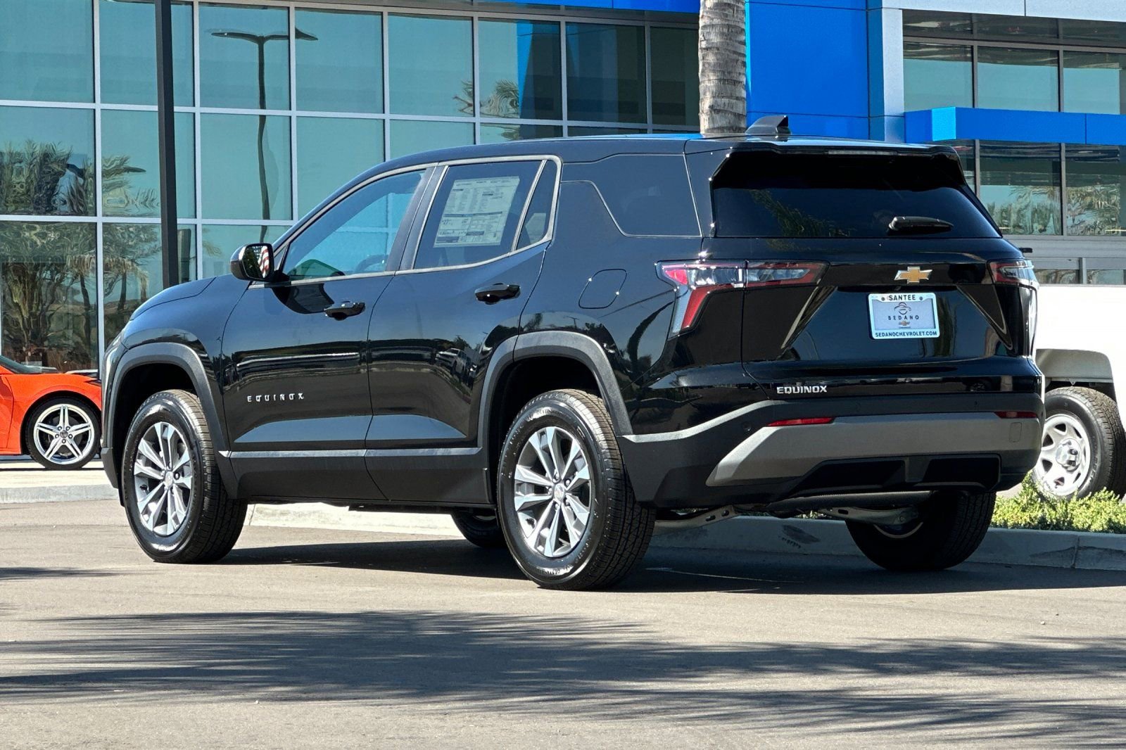 New 2026 Chevrolet Equinox LT w/ Convenience Package II FWD image 6