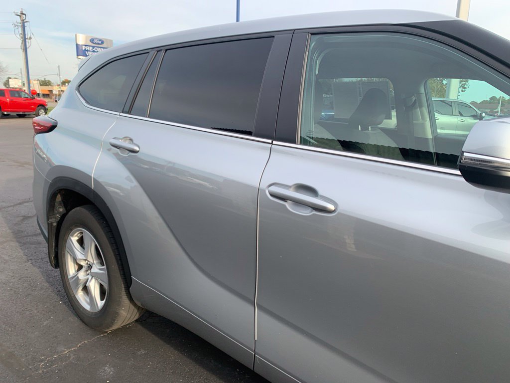 Used 2023 Toyota Highlander LE FWD image 15