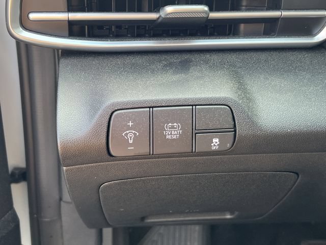 Used 2026 Hyundai Elantra Hybrid FWD image 28