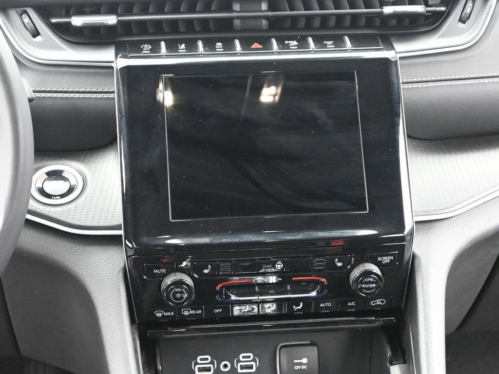 Used 2024 Jeep Grand Cherokee L Laredo AWD/4WD image 28