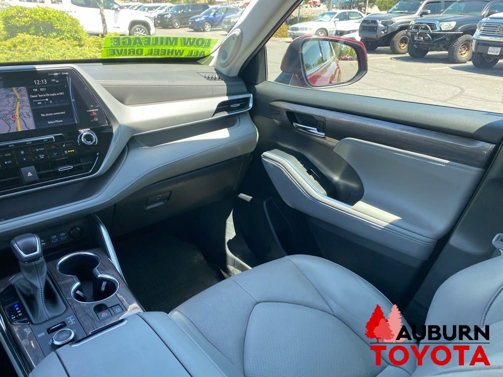 Used 2022 Toyota Highlander Platinum AWD/4WD image 33