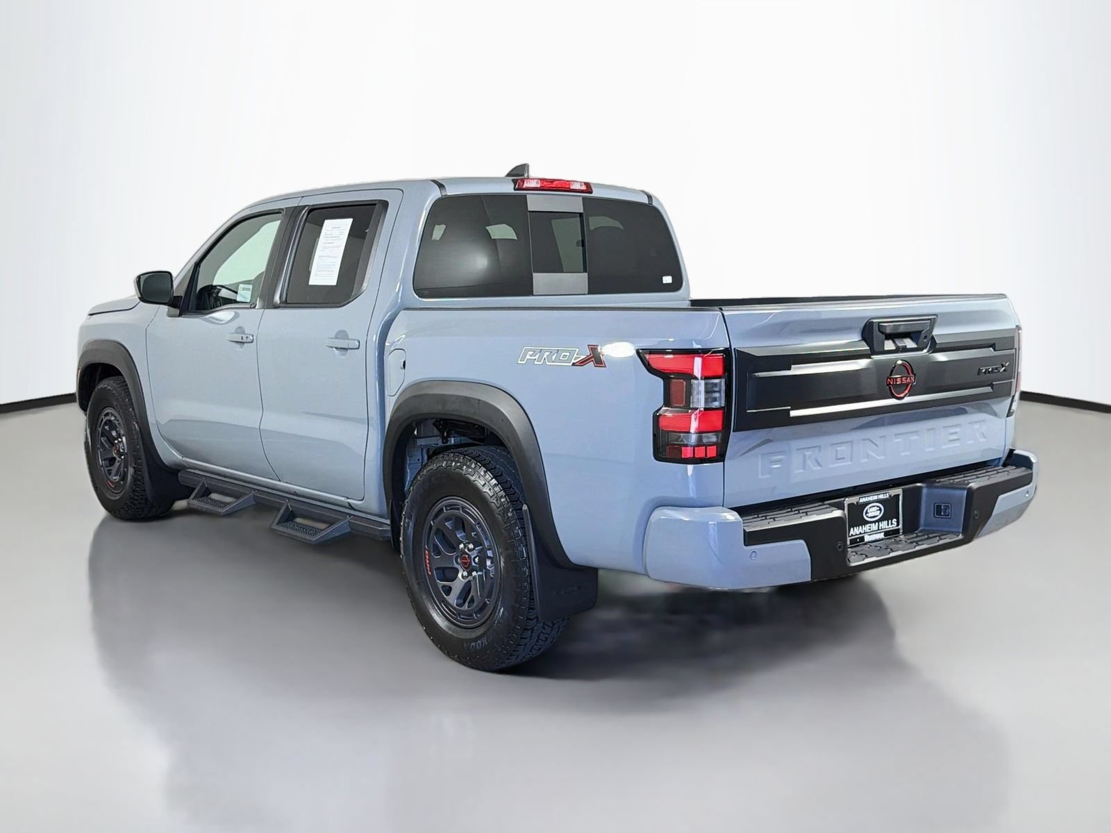 Used 2025 Nissan Frontier Pro-X RWD image 3