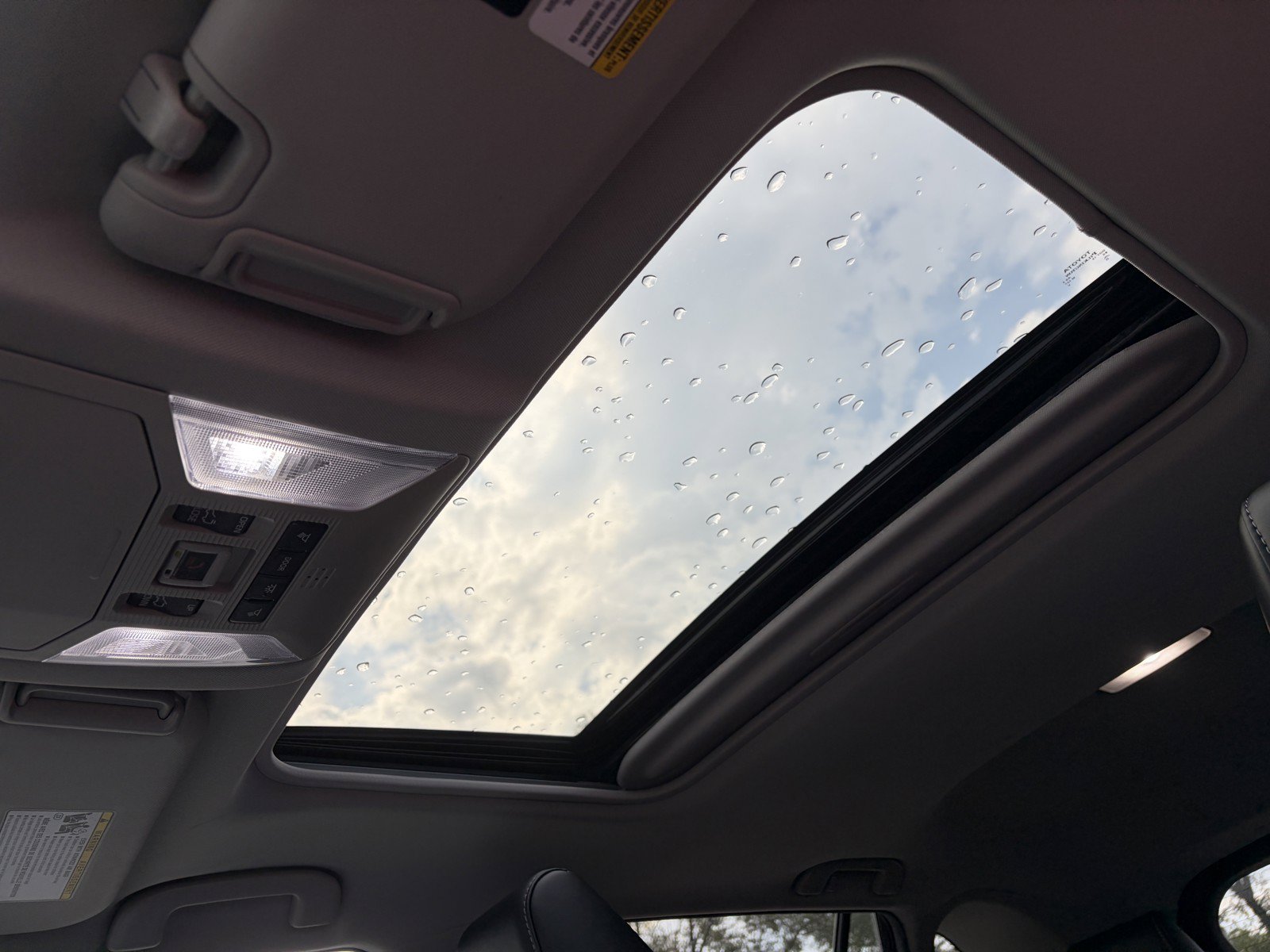 Used 2021 Toyota RAV4 Limited w/ Limited Grade Weather Package AWD/4WD image 28