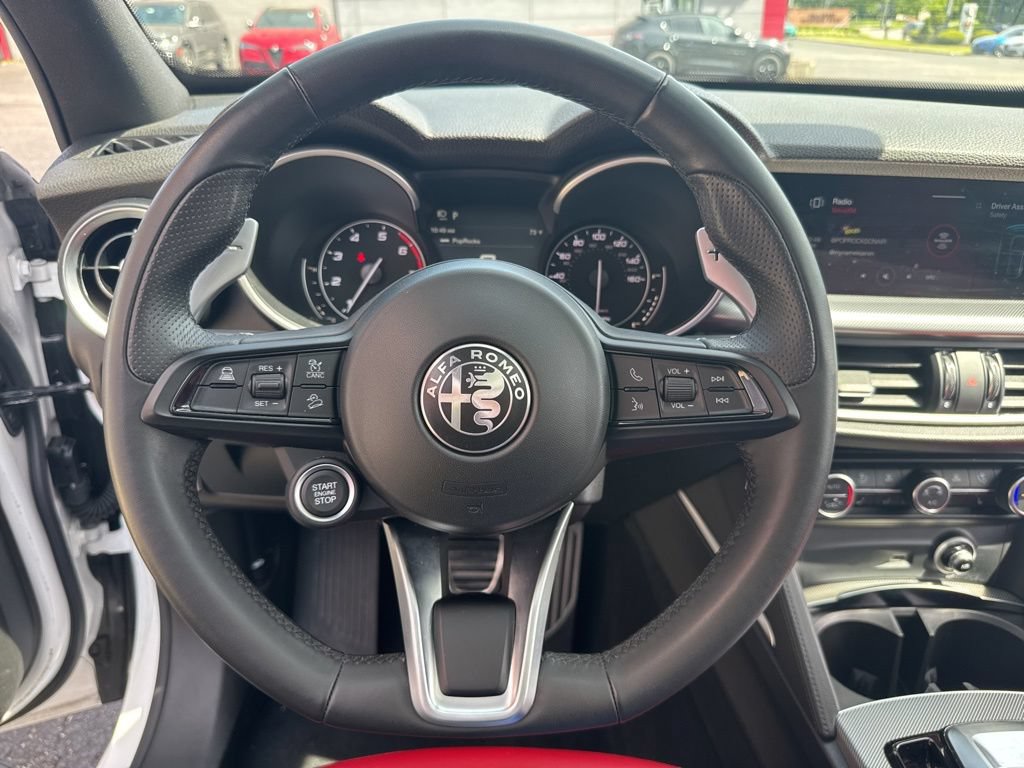 Used 2023 Alfa Romeo Stelvio Veloce AWD/4WD image 35