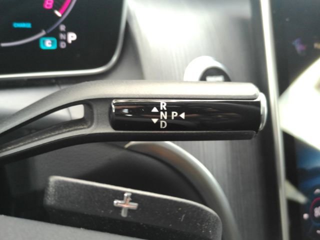 Used 2024 Mercedes-Benz GLC 300 image 41