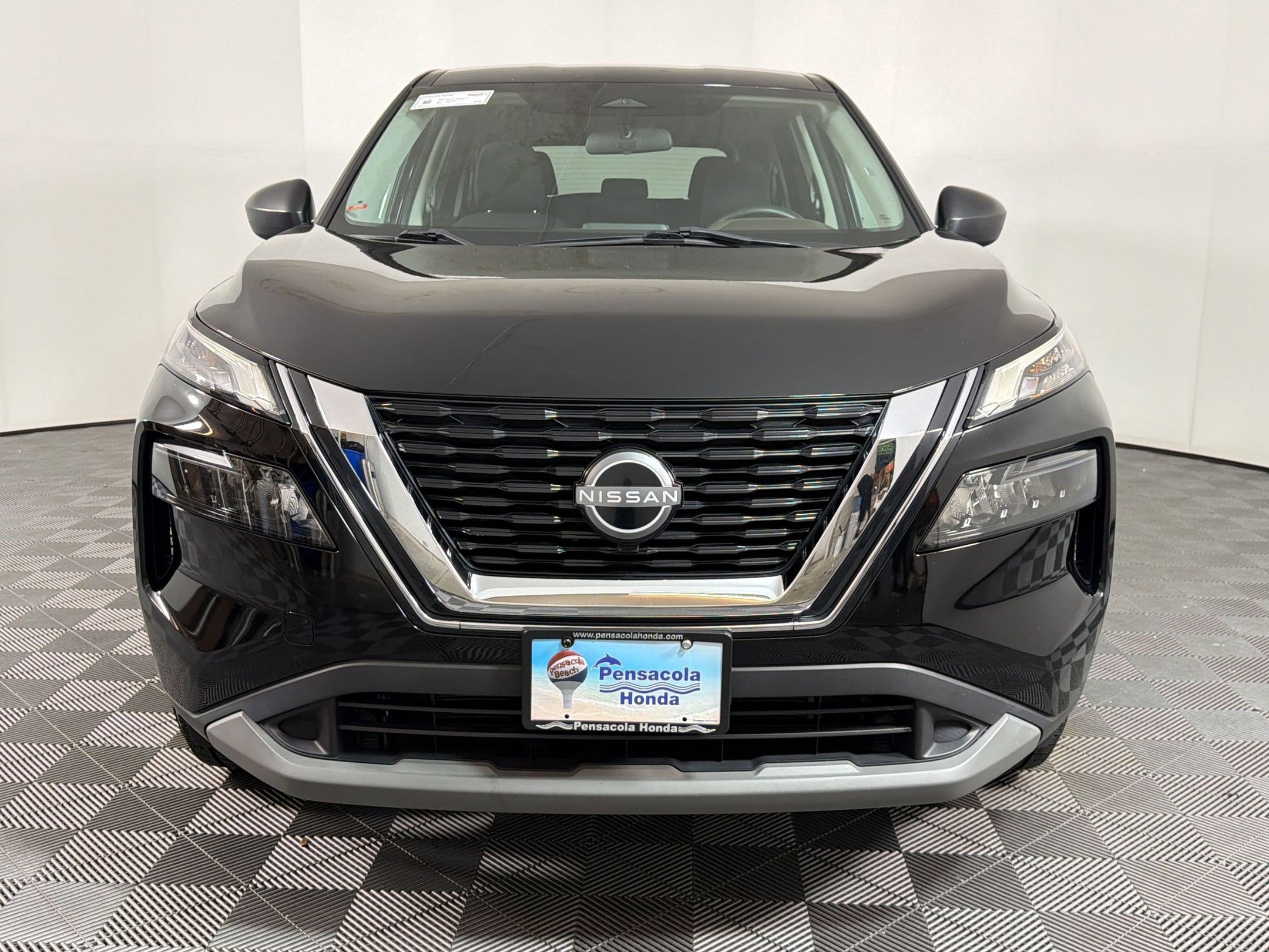 Used 2023 Nissan Rogue S AWD/4WD image 5