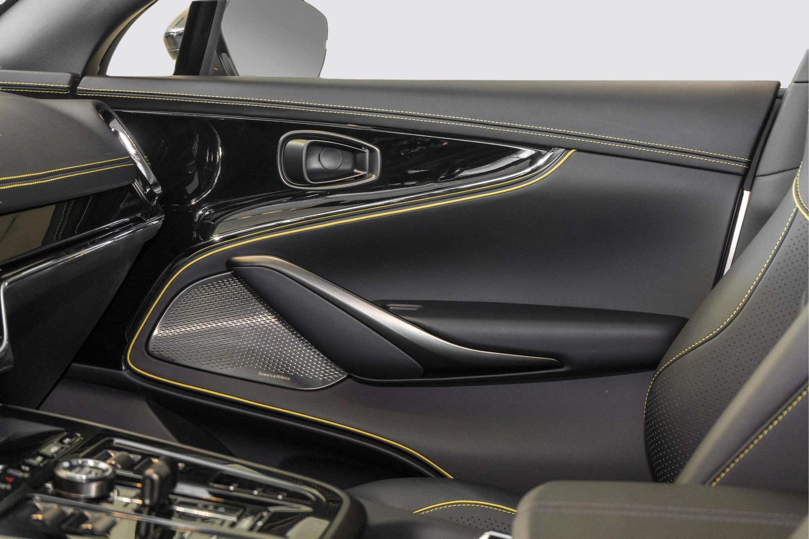 New 2026 Aston Martin DBX S AWD/4WD image 15