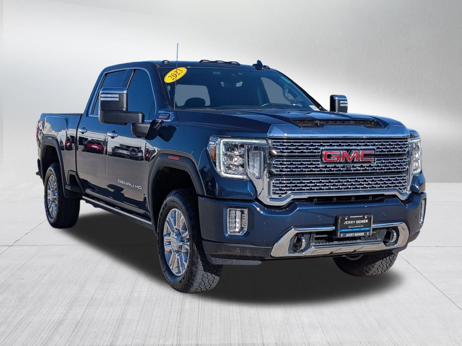 Used 2023 GMC Sierra 3500 Denali w/ Denali Ultimate Package image 8
