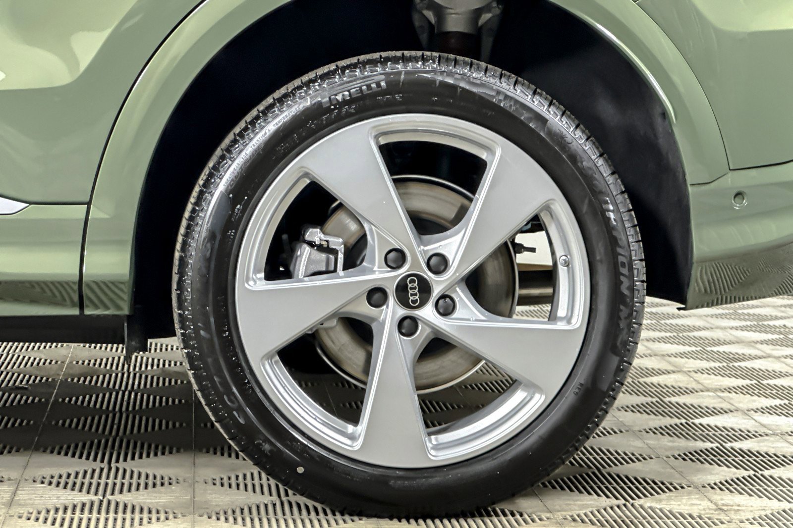 New 2025 Audi Q5 Premium Plus image 23