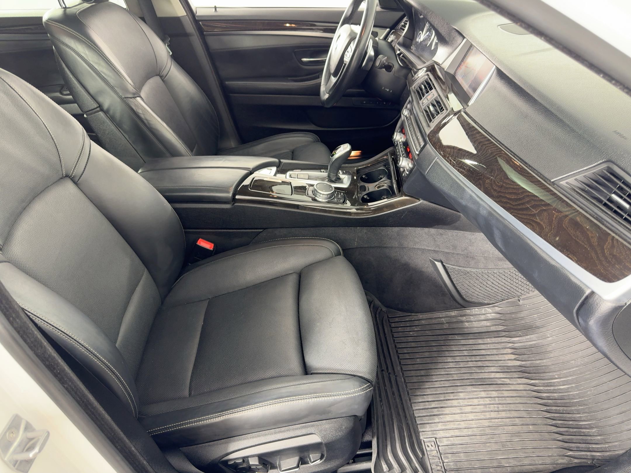 Used 2016 BMW 528i Sedan image 30