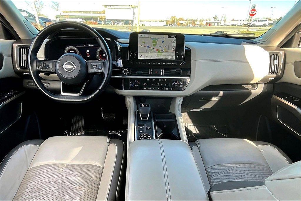 Used 2022 Nissan Pathfinder Platinum w/ Cargo Package image 23