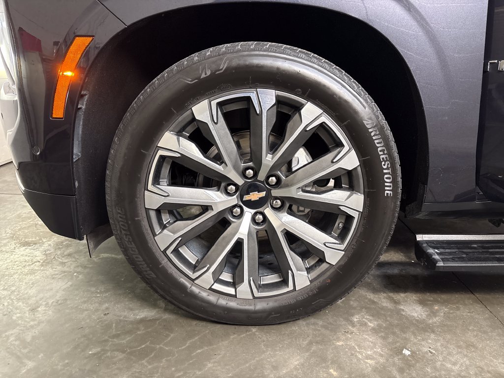 Used 2026 Chevrolet Tahoe High Country AWD/4WD image 38