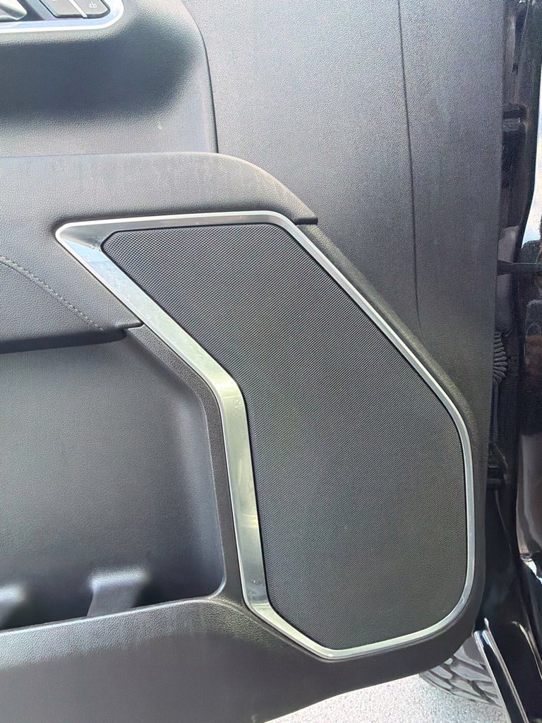 Used 2025 GMC Sierra 1500 SLT AWD/4WD image 13