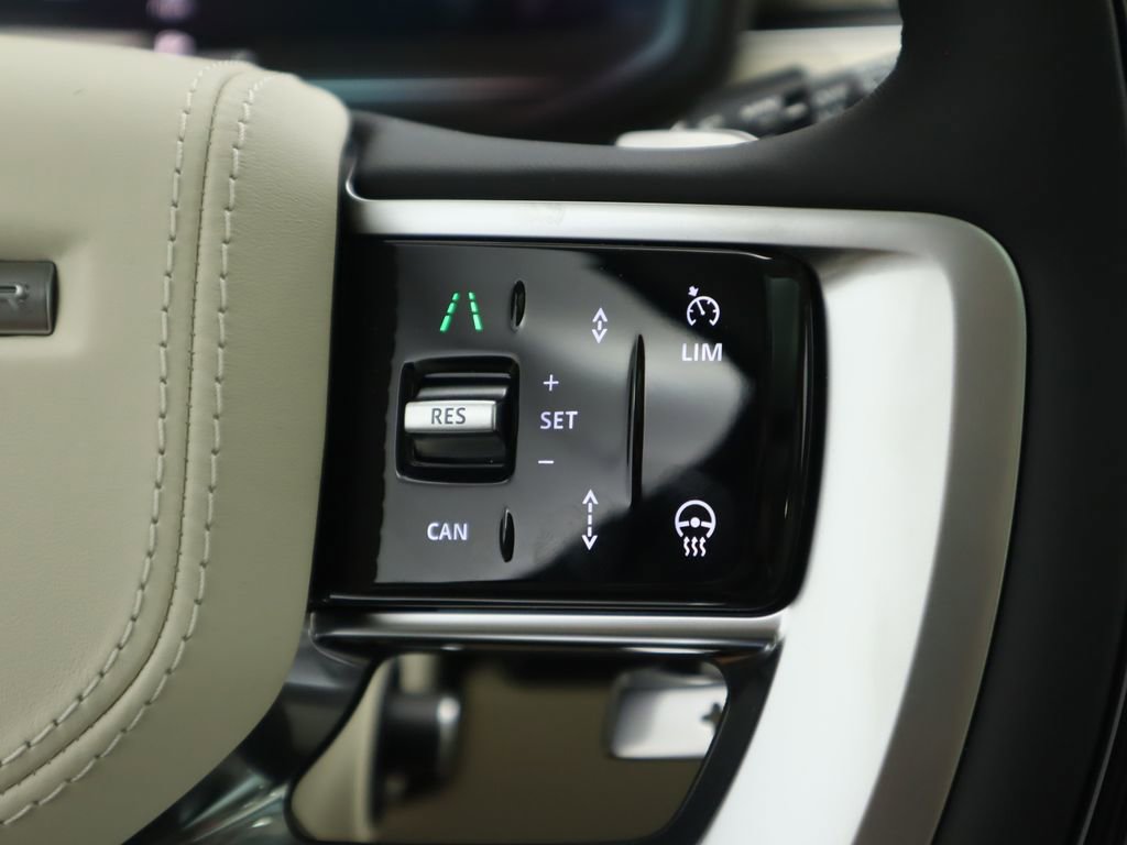 New 2025 Land Rover Range Rover SE image 13