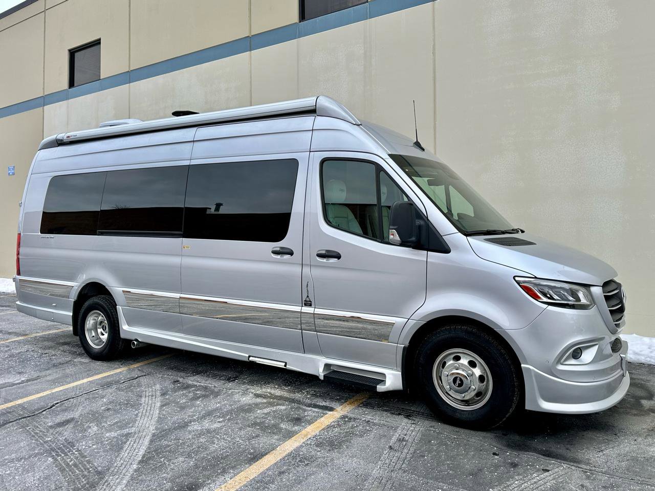 Used 2024 Mercedes-Benz Sprinter 3500 image 2