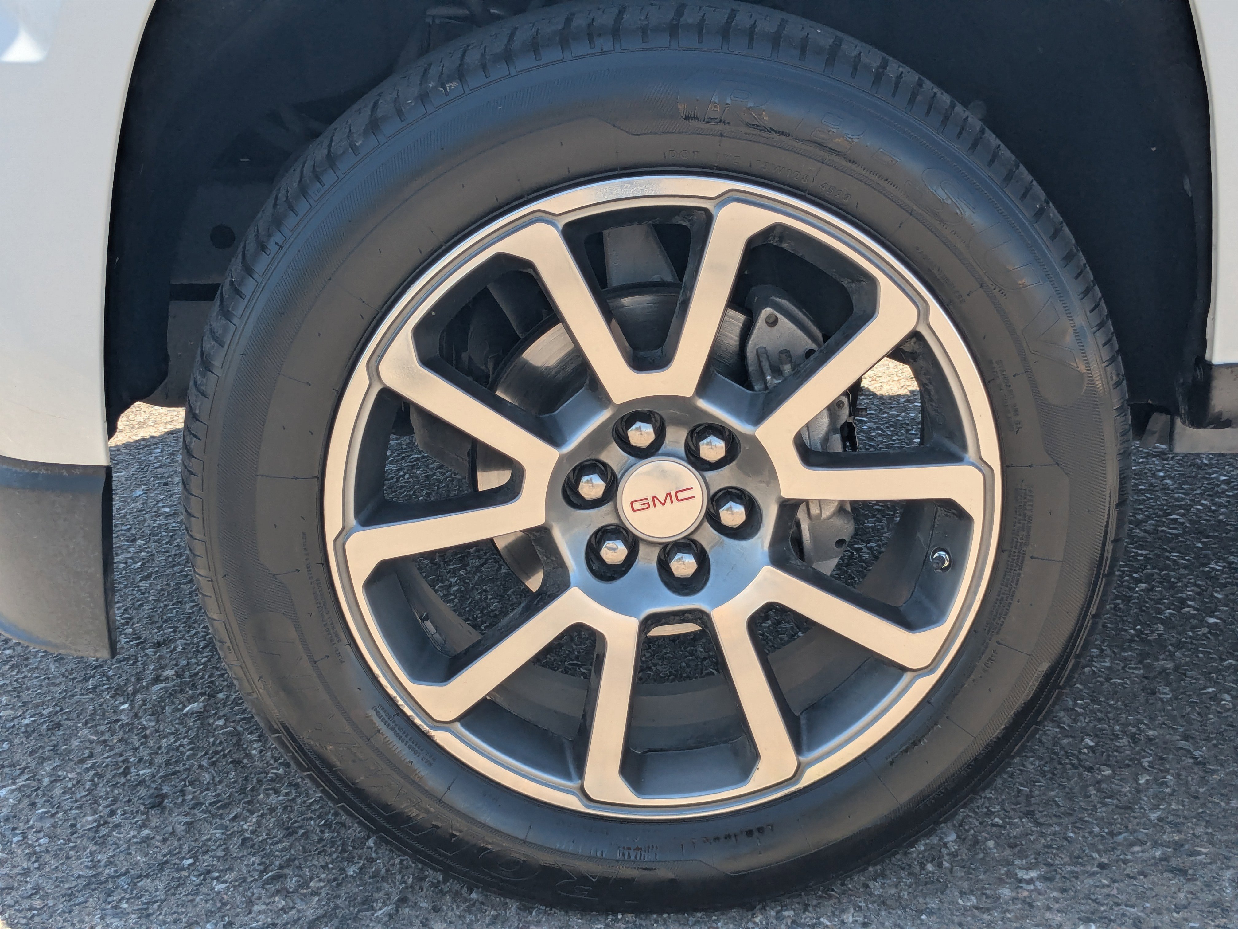 Used 2018 GMC Canyon Denali RWD image 9