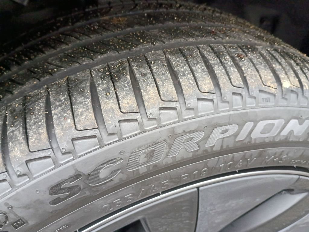 Used 2025 Tesla Model Y Long Range image 27