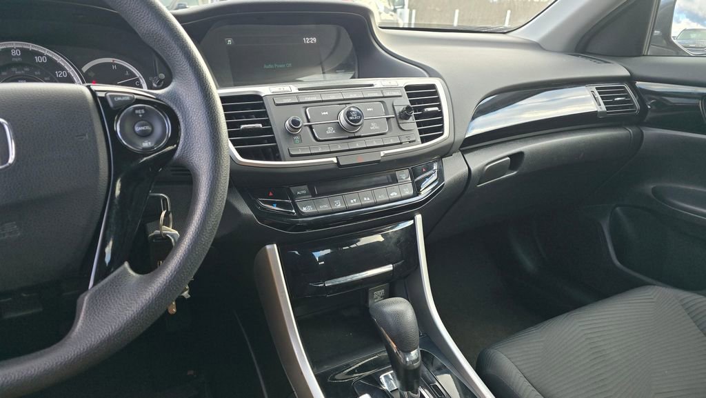 Used 2016 Honda Accord LX image 29