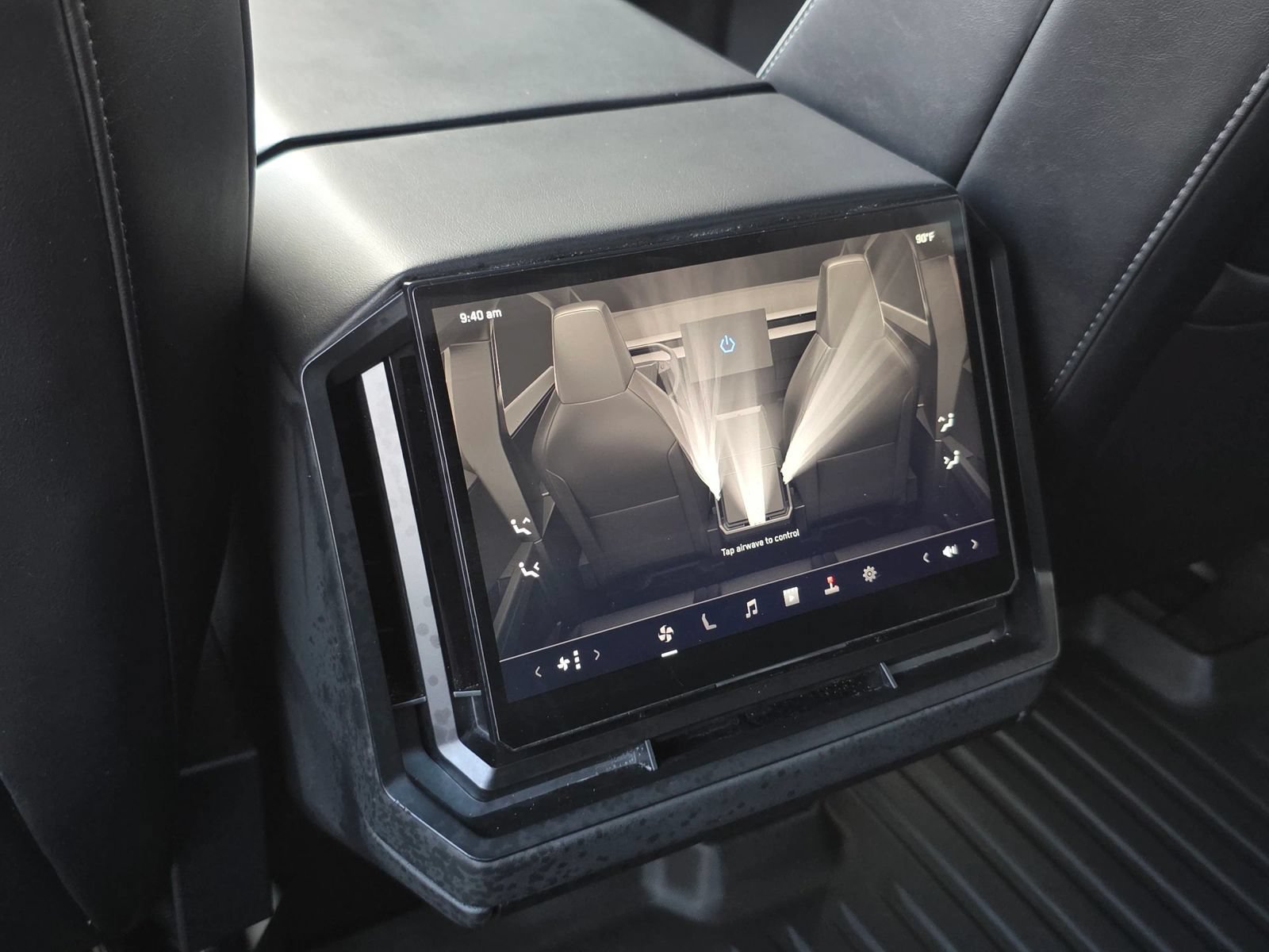 Used 2025 Tesla Cybertruck AWD Crew Cab image 33