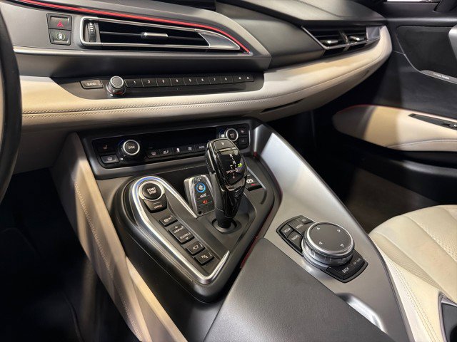 Used 2015 BMW i8 image 17