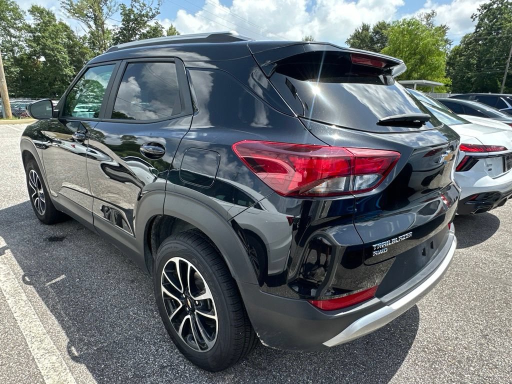 Used 2025 Chevrolet TrailBlazer LT AWD/4WD image 5