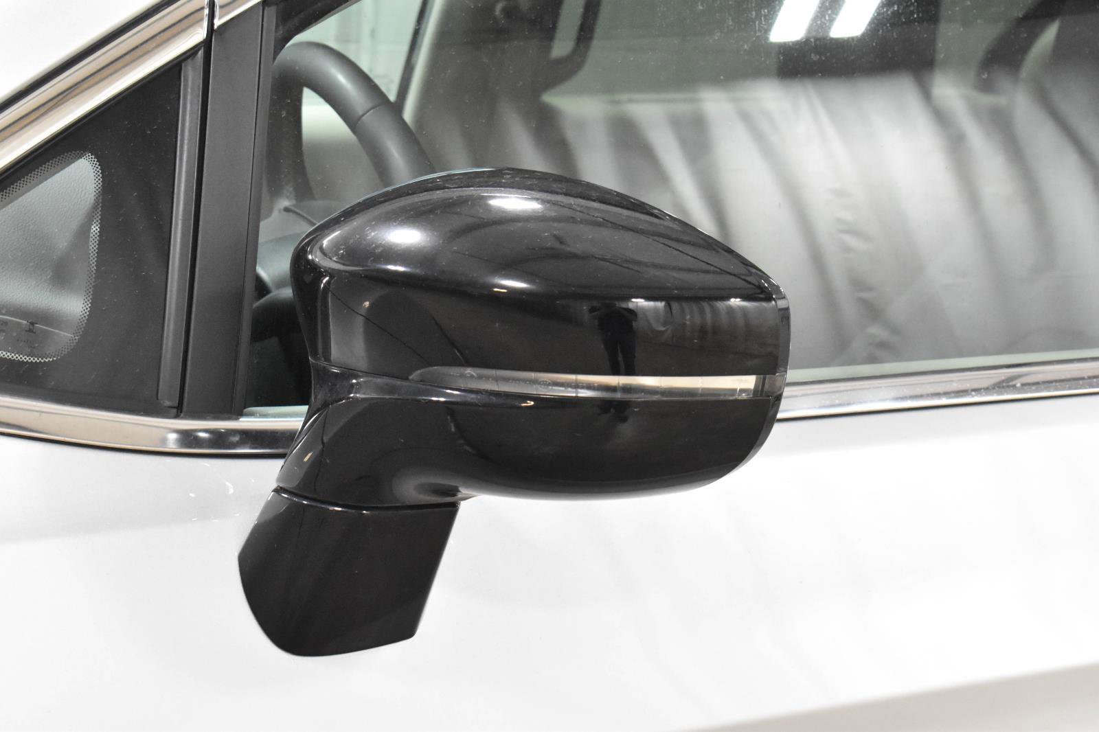 Used 2024 Chrysler Pacifica Touring-L image 33