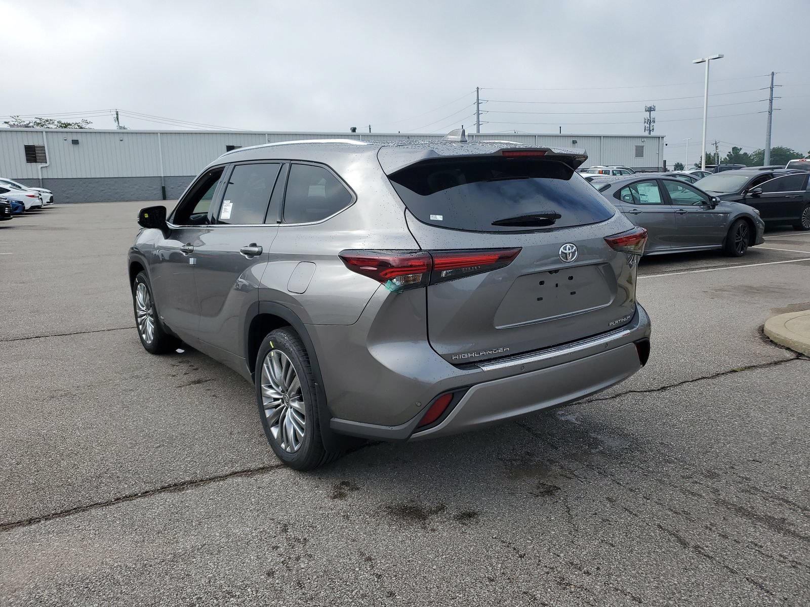 New 2026 Toyota Highlander Platinum AWD/4WD image 3