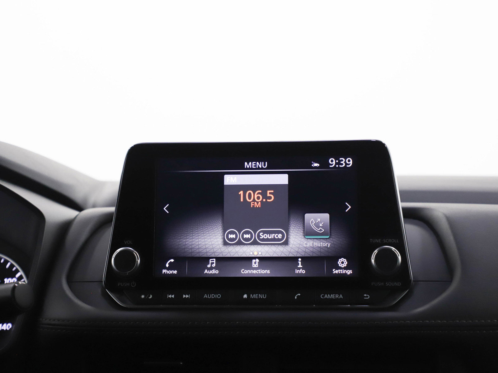 Used 2025 Nissan Rogue SV image 16