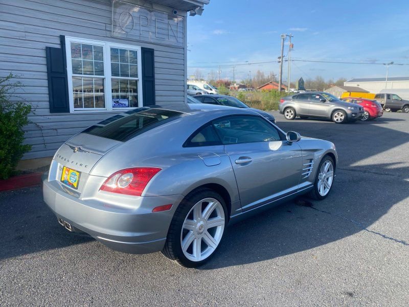 Used 2007 Chrysler Crossfire Limited image 3