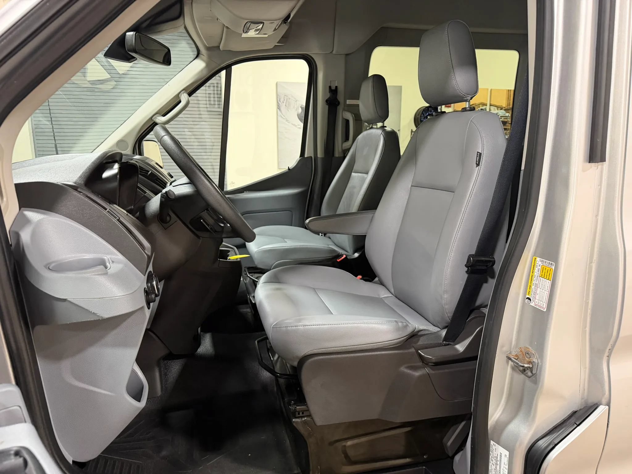 Used 2015 Ford Transit 150 XL RWD image 17