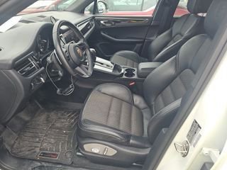 Used 2023 Porsche Panamera 4 Platinum Edition image 3