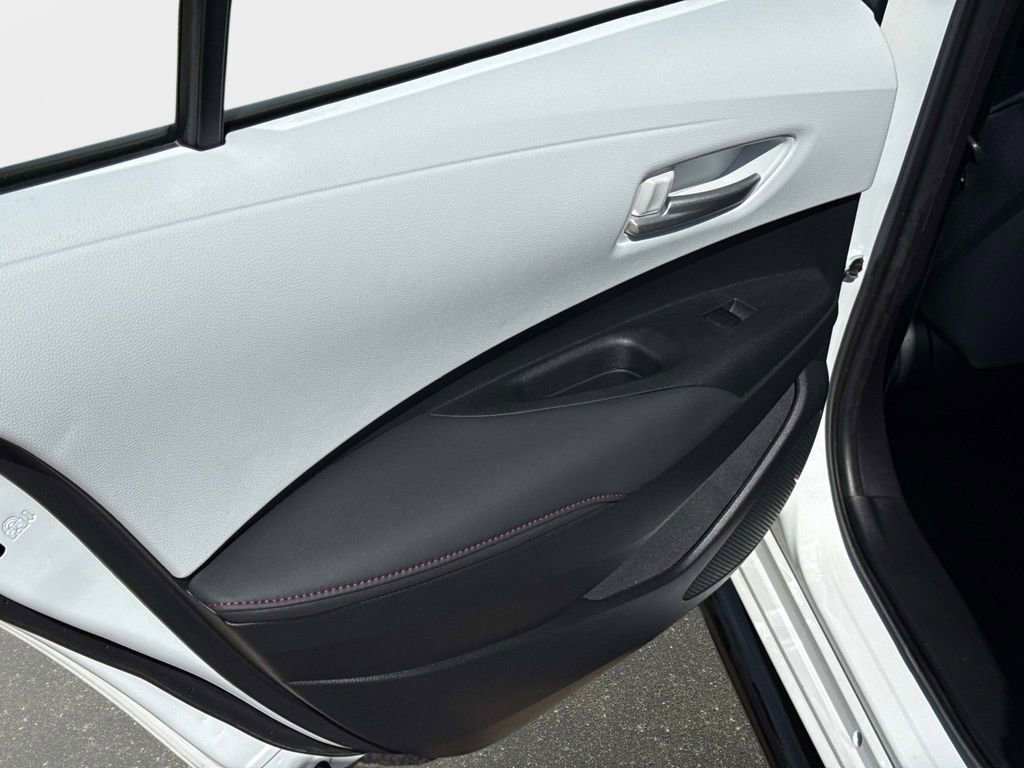 Used 2023 Toyota Corolla SE image 11
